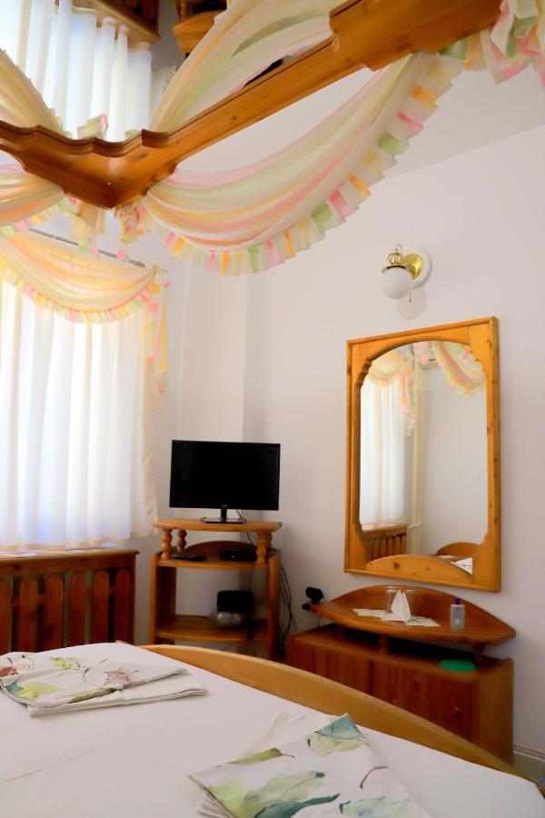 Hotel Mishel Kocserinovo Kültér fotó