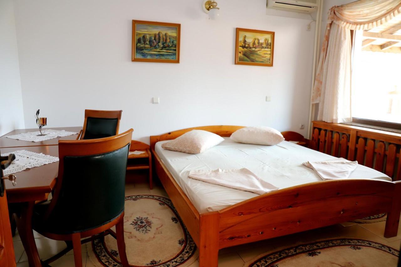Hotel Mishel Kocserinovo Kültér fotó