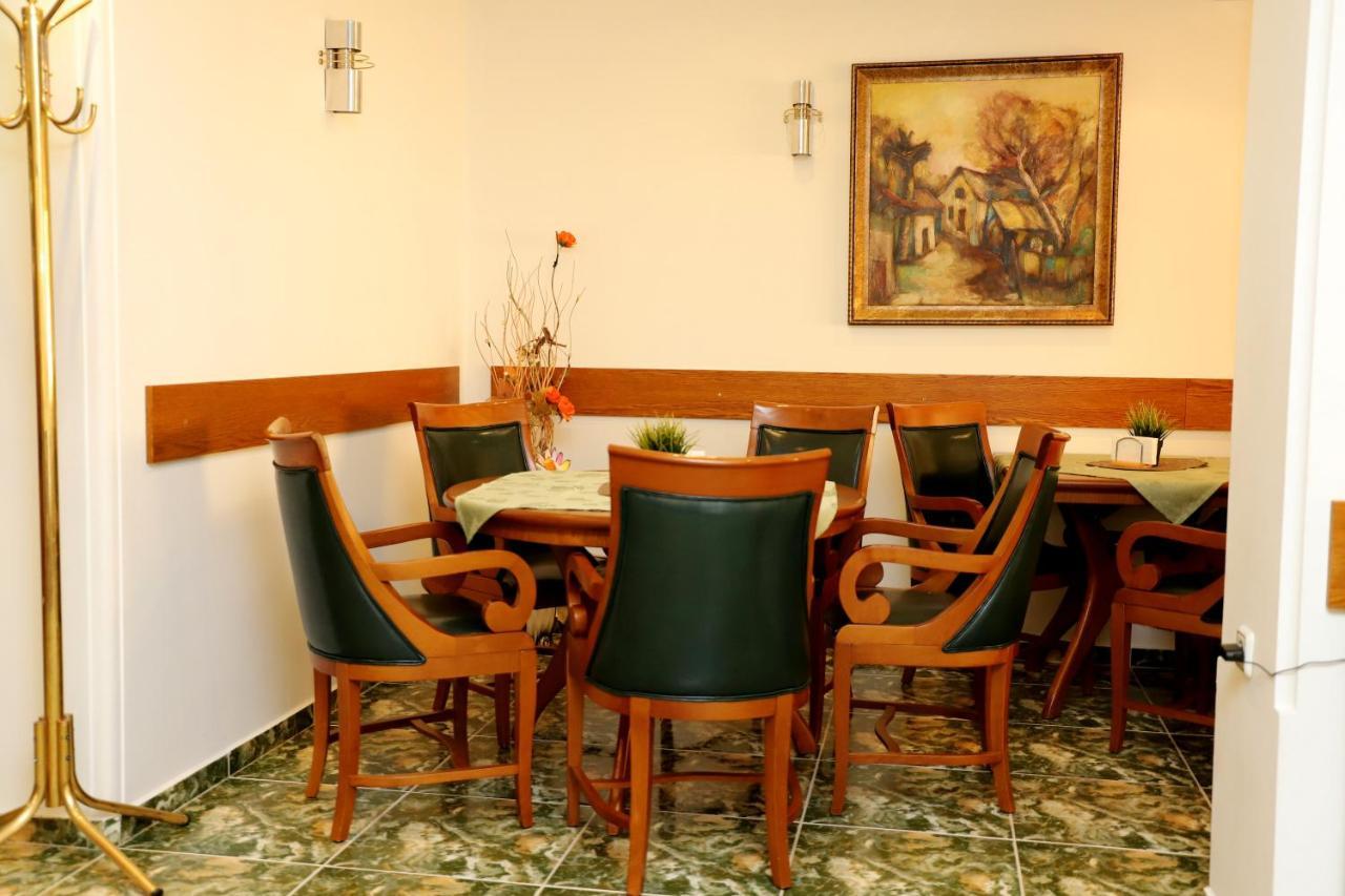 Hotel Mishel Kocserinovo Kültér fotó