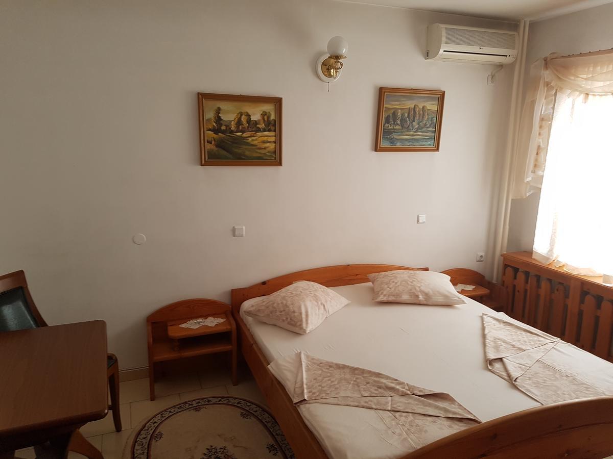 Hotel Mishel Kocserinovo Kültér fotó