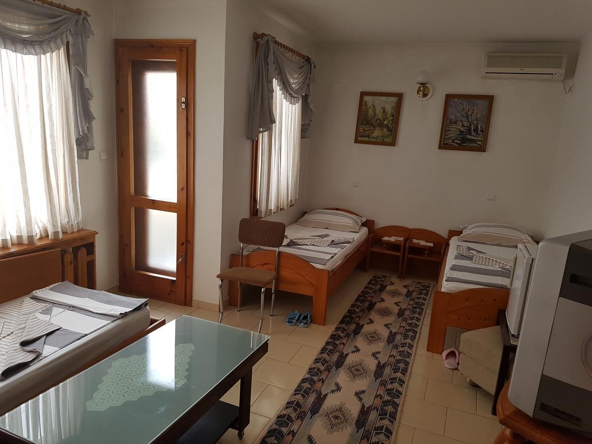 Hotel Mishel Kocserinovo Kültér fotó